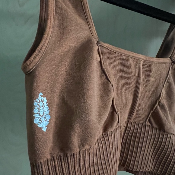 Stylish Red Ribbed Crop Top - Picture 4 of 8